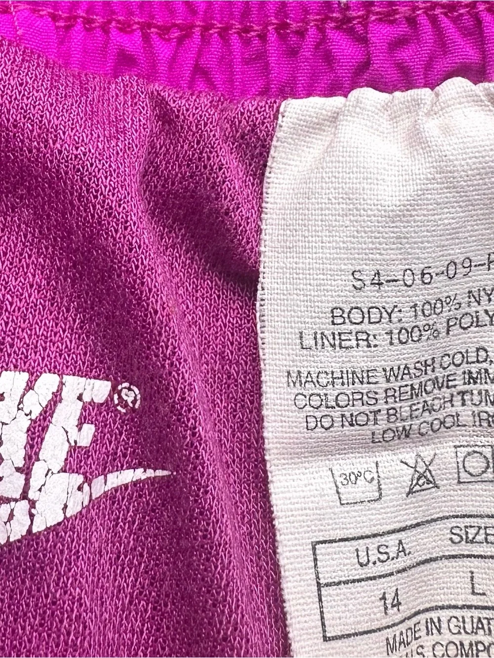 VTG 90's Nike Spellout Magenta Lined Sprinter Run Short Shorts Women’s SZ Large